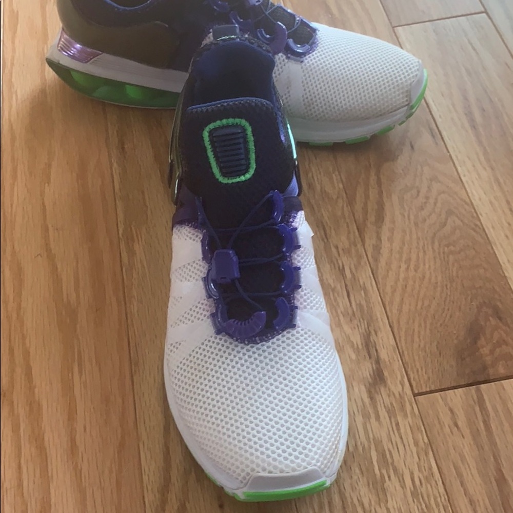 Size 10 Nike Shoe